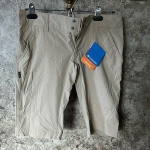 Women’s Columbia Saturday Trail Shirt-Tan-Size 2-Inseam 12 inches